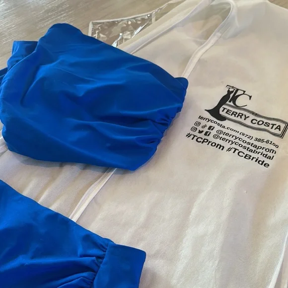 Sherri Hill 2 piece prom dress. Size 00 - Picture 9 of 12